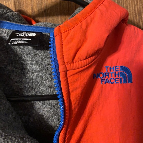 The North Face Kids Jacket - Picture 3 of 3